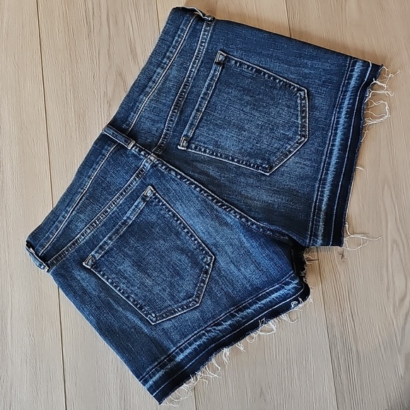 Banana Republic Premium Denim Shorts, Size 4 - Picture 12 of 14